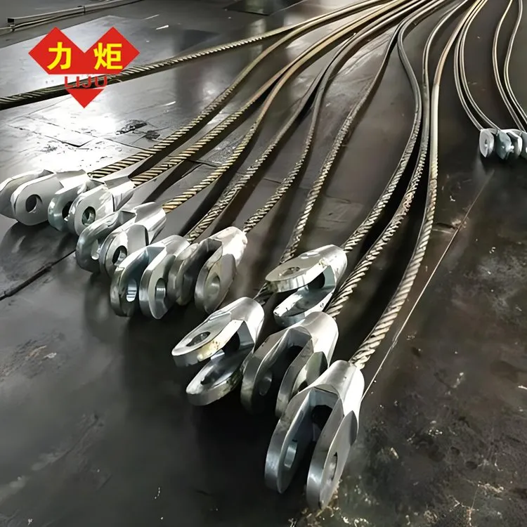 Slings With Resin Cast Sockets/Casting Rigging